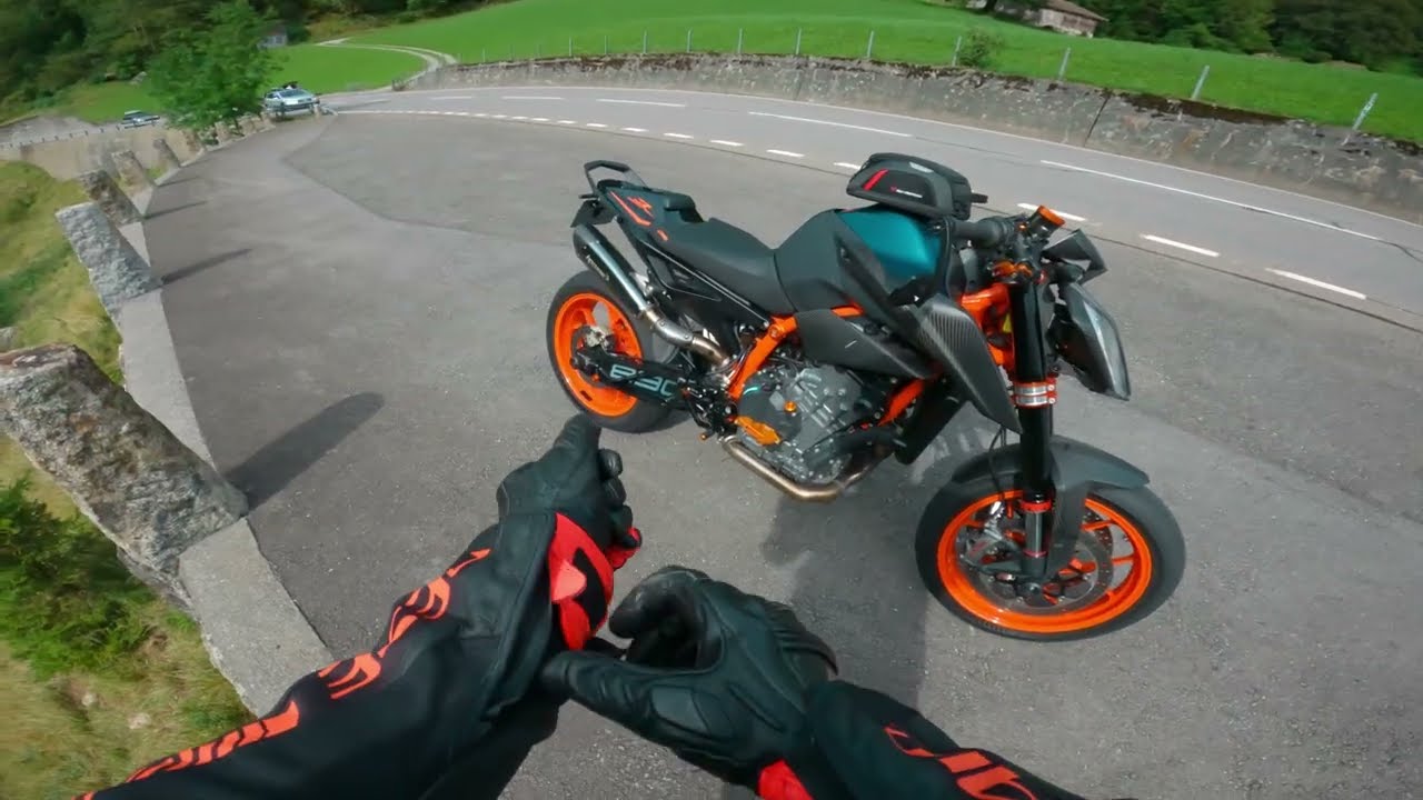 KTM 890 Duke